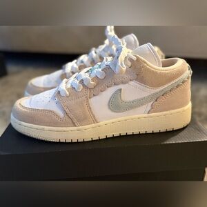 Jordan 1 Low SE Scalloped Edge (GS)